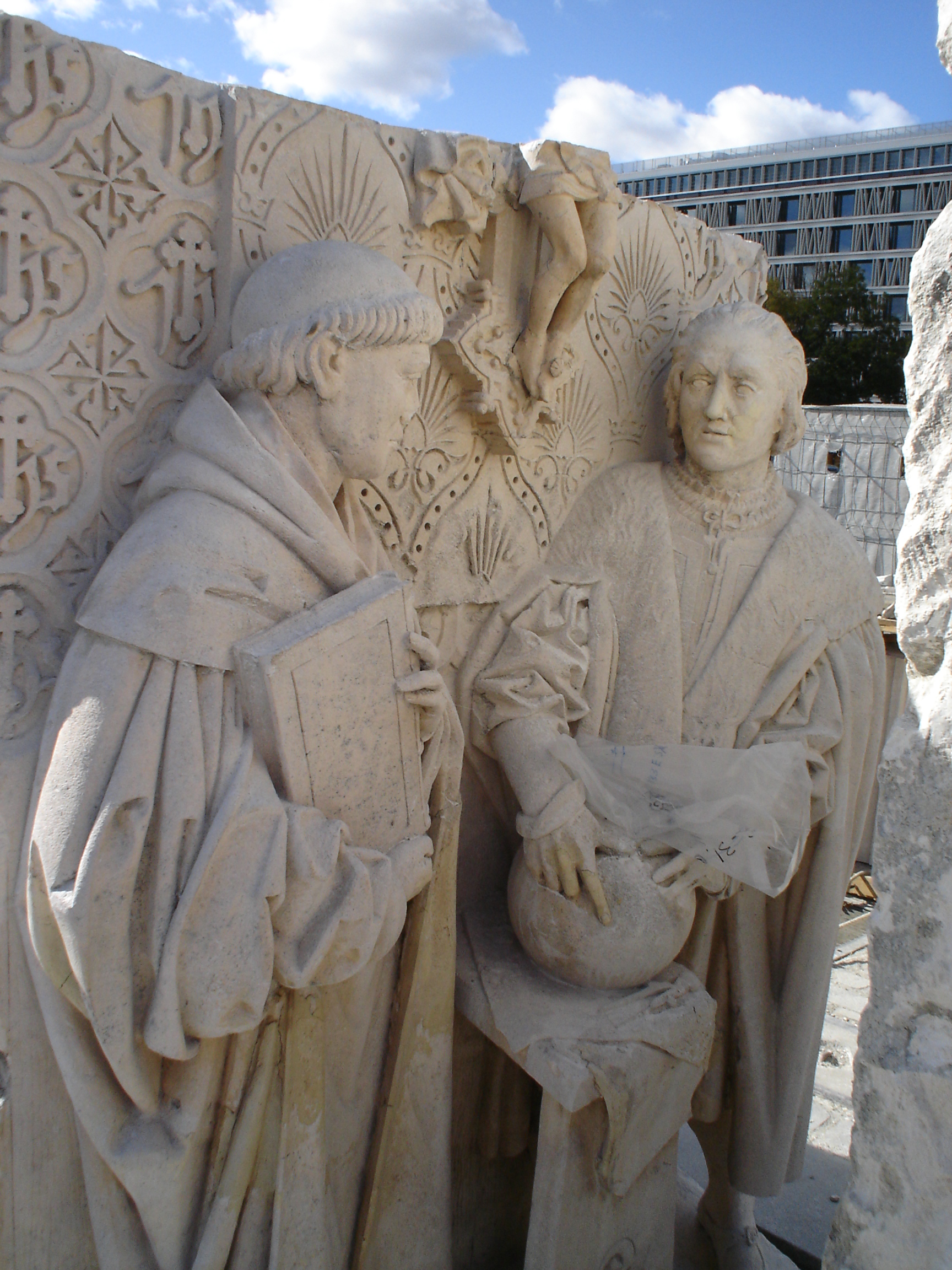 Relieve escultorico del Monumento a Colon, Madrid